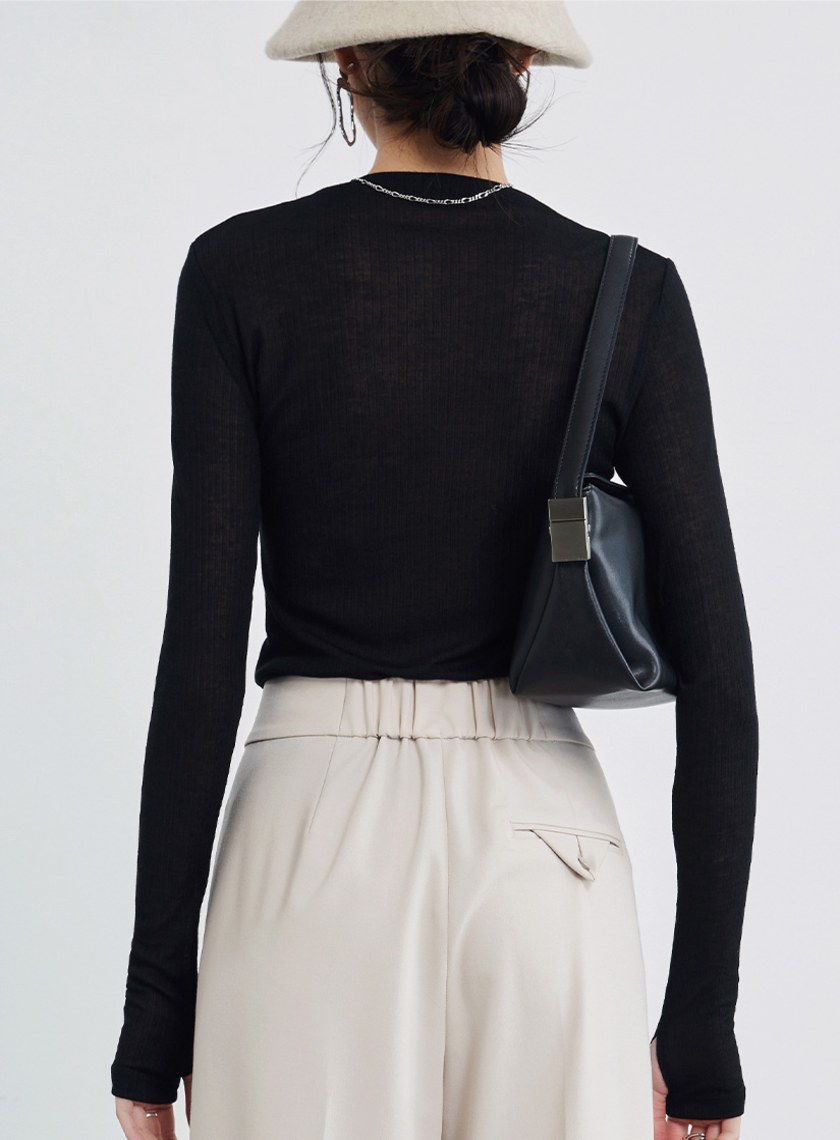 半高領舒適高彈內搭上衣